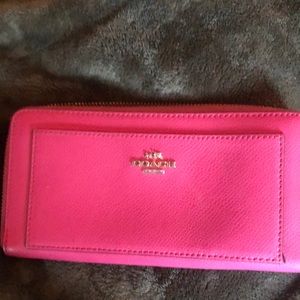 Pink coach wallet like new